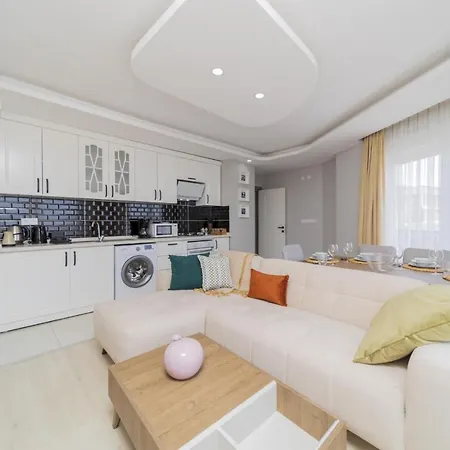 Apartment Flat W Balcony 5 Min To Konyaalti And Marina Antalya